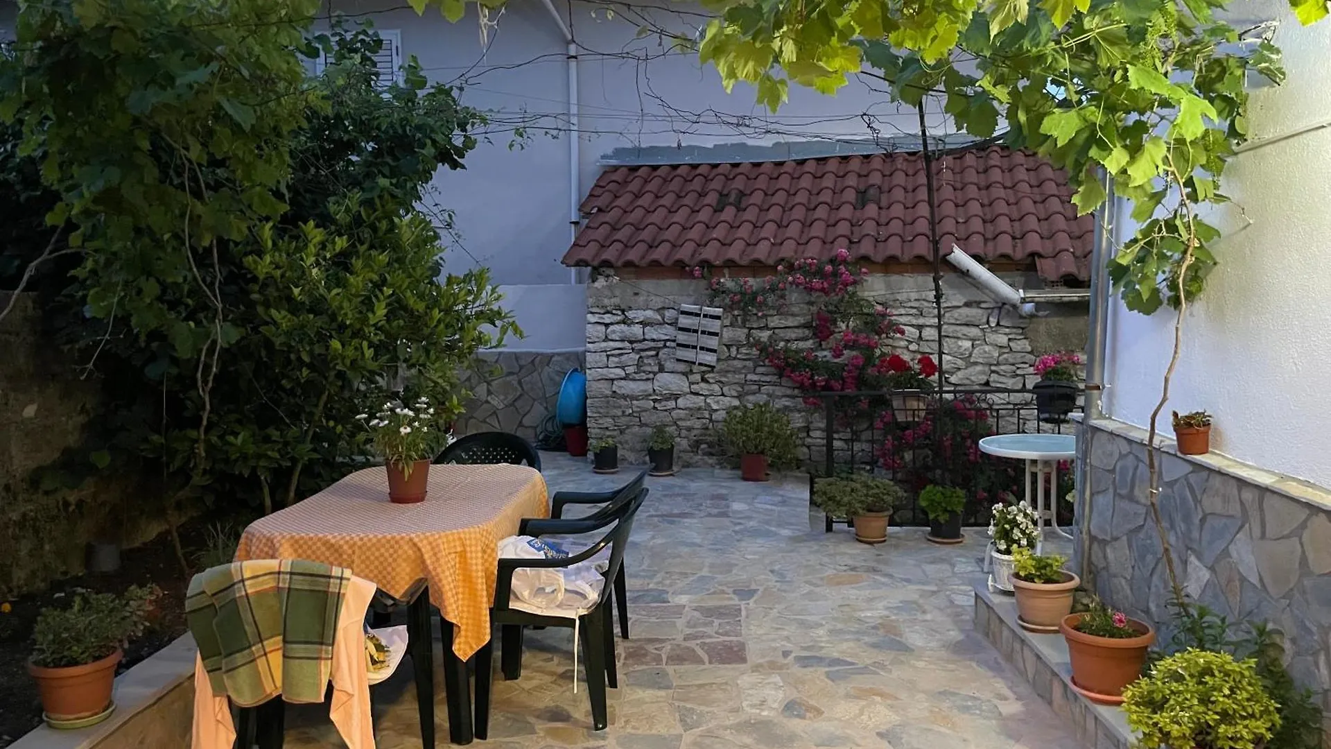 Luigi Guest House Gjirokaster