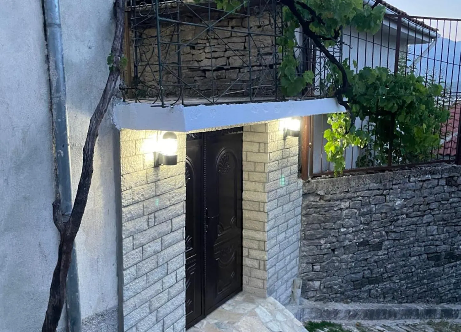 Luigi Guest House Gjirokaster 0*,